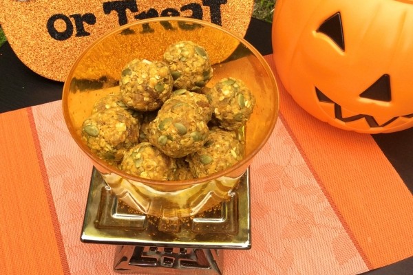 No Bake Superfood Rich Pumpkin Energy Bites to fuel you up during this fall