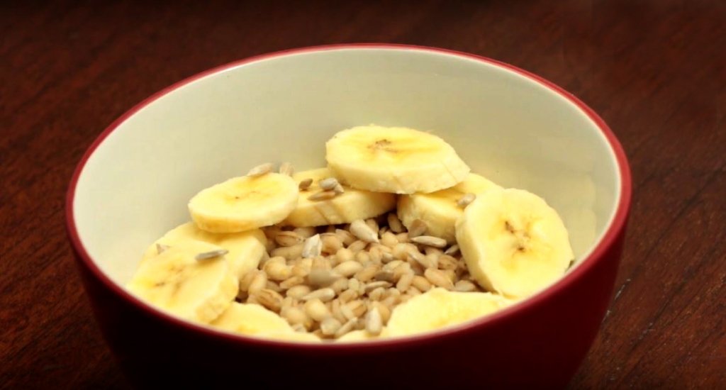 Breakfast Barley with Banana and Sunflower Seeds